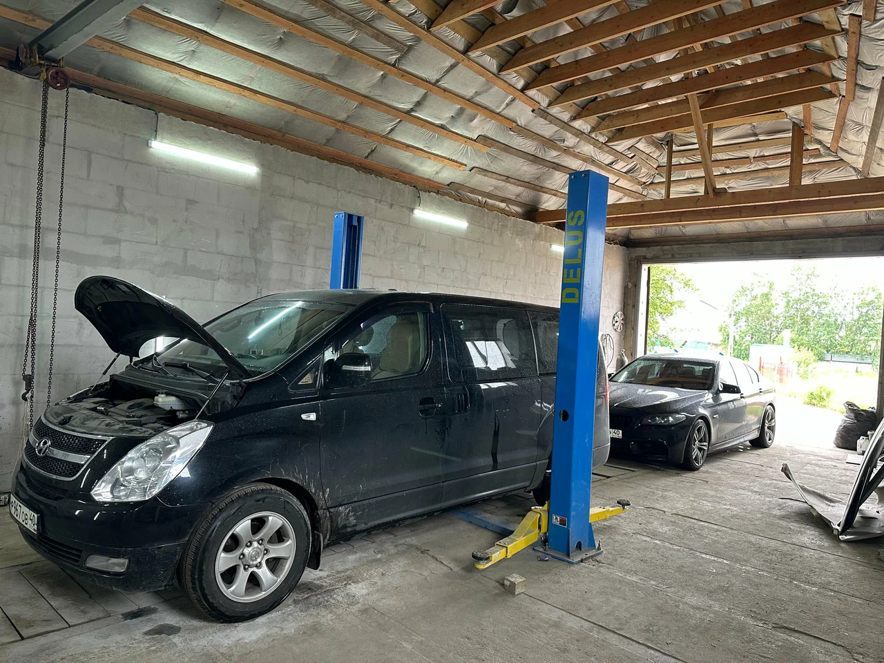 Автомобиль в мастерской EzidPro